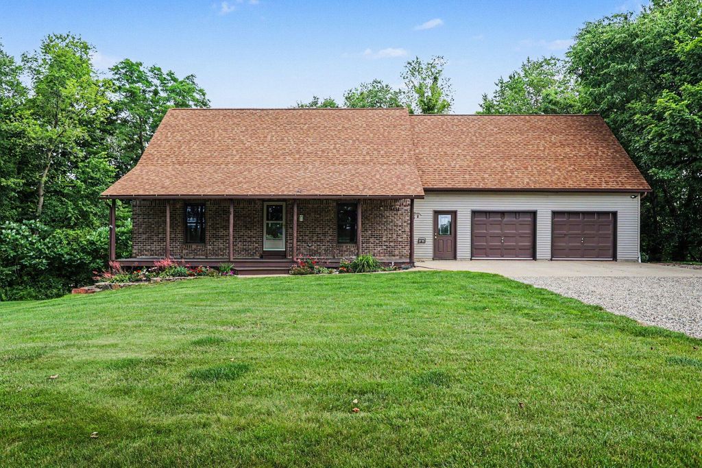 9411 Evart Road, Maple Grove township