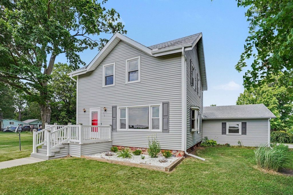 355 E Maple Street, Climax village