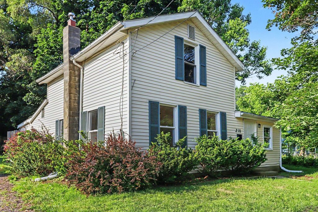 310 Locust Street, Marshall city