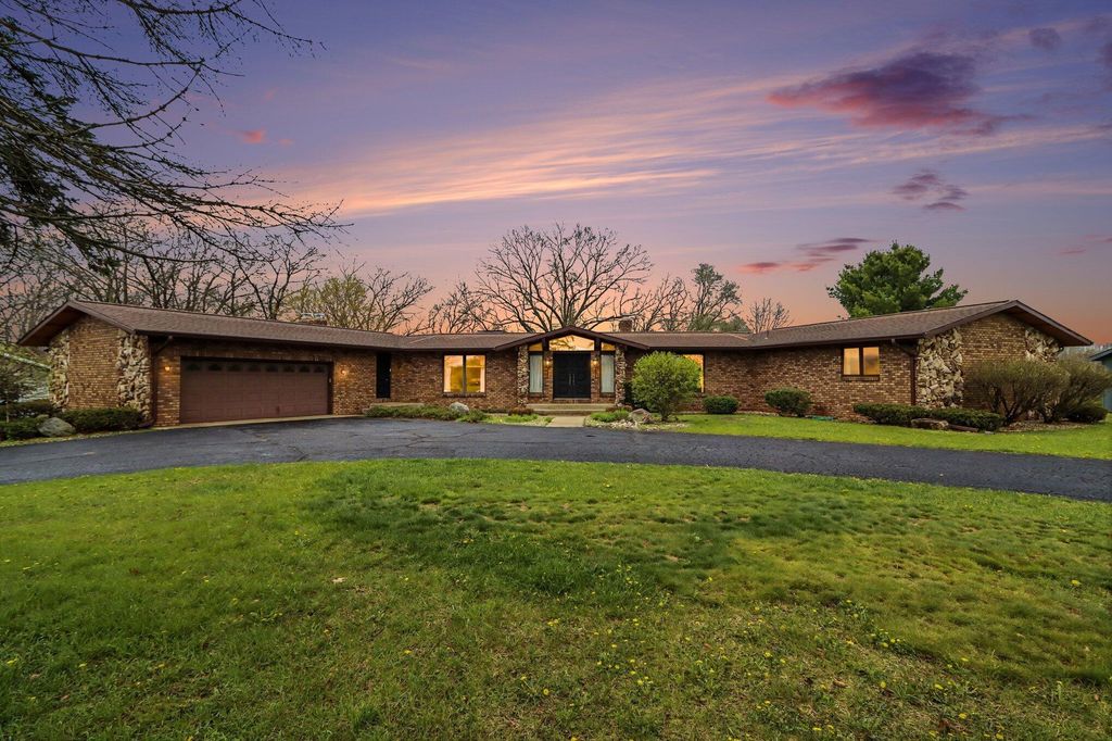 56585 Fairway Drive, Paw Paw township