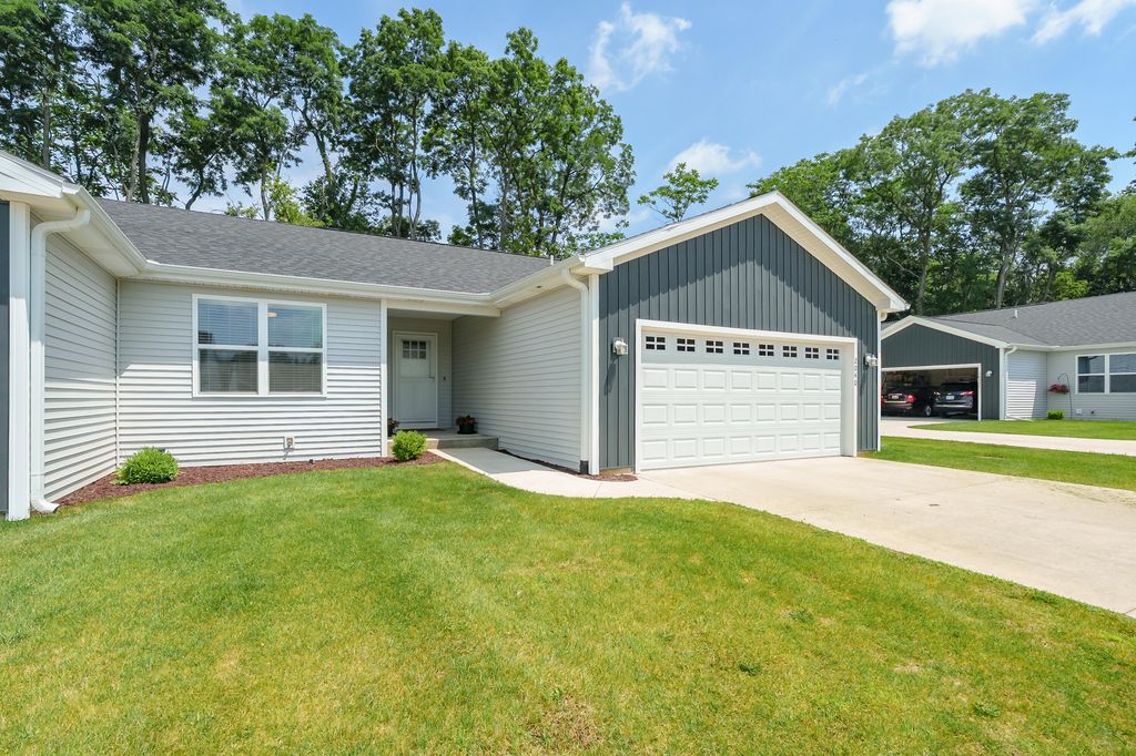 2040 Black Bear Drive, Portage city