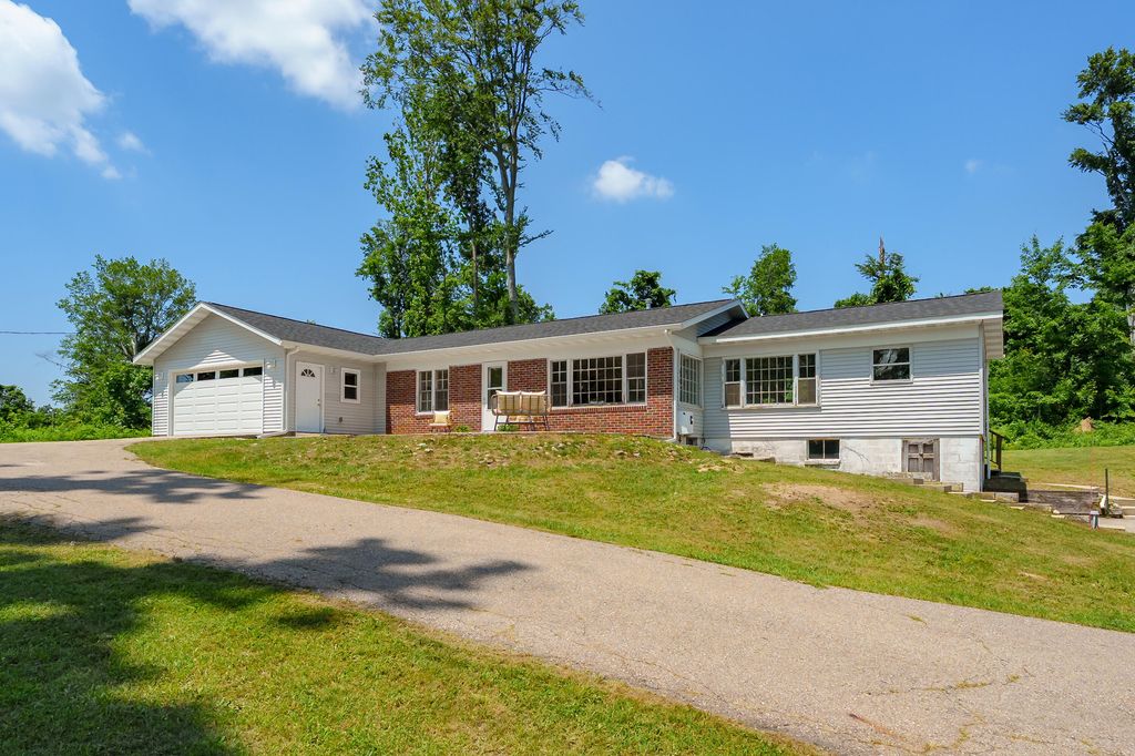 56776 Red Arrow Highway, Lawrence township