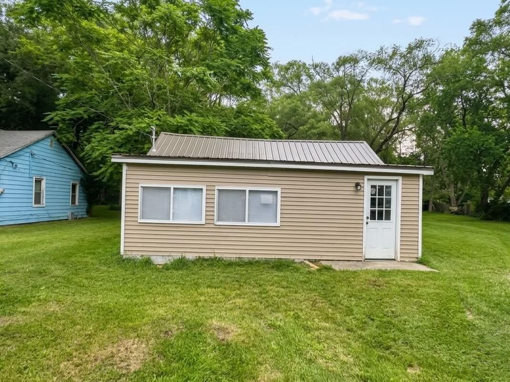 815 Milo Street, Benton charter township