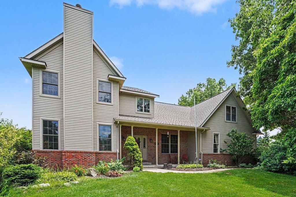 44894 Hayden Street, Almena township