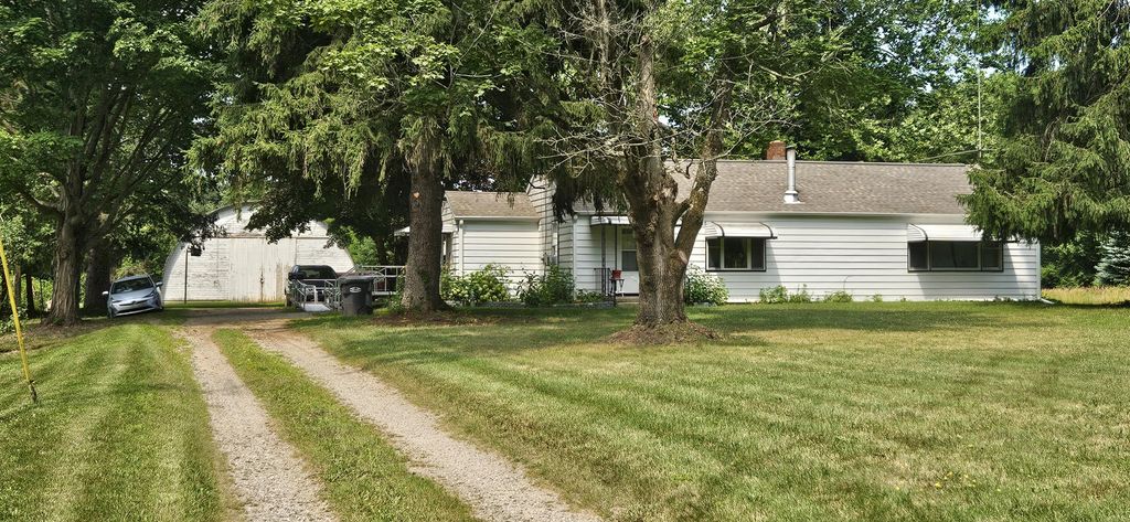 2335 N 33rd Street, Comstock charter township