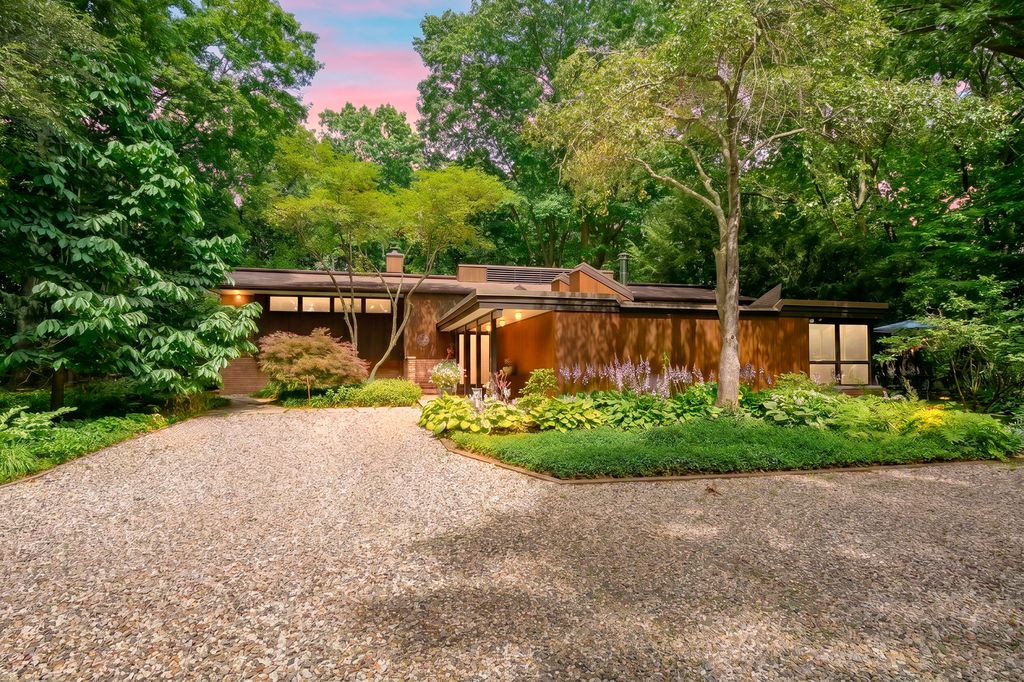 3818 Heights Drive, Ross township
