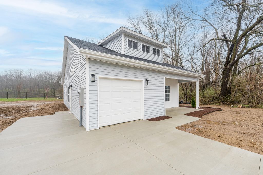 107 Miller Street, Dowagiac city