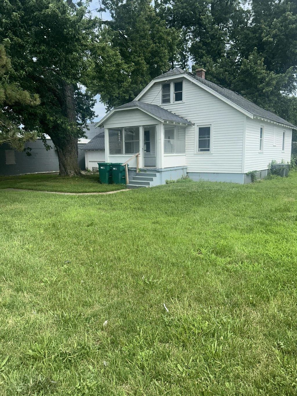 827 Golden Avenue, Emmett charter township