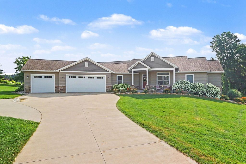 13825 Peninsula Drive, Charleston township