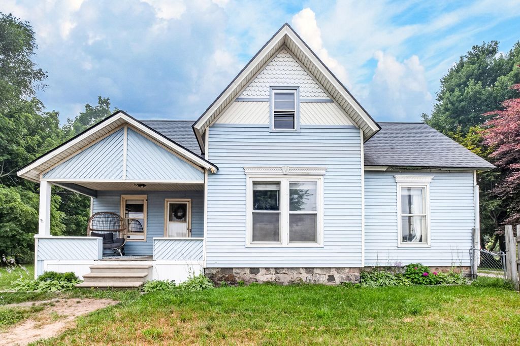 175 Allegan Street, Plainwell city