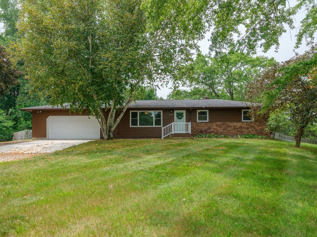 22977 Grandeur Avenue, Mattawan village