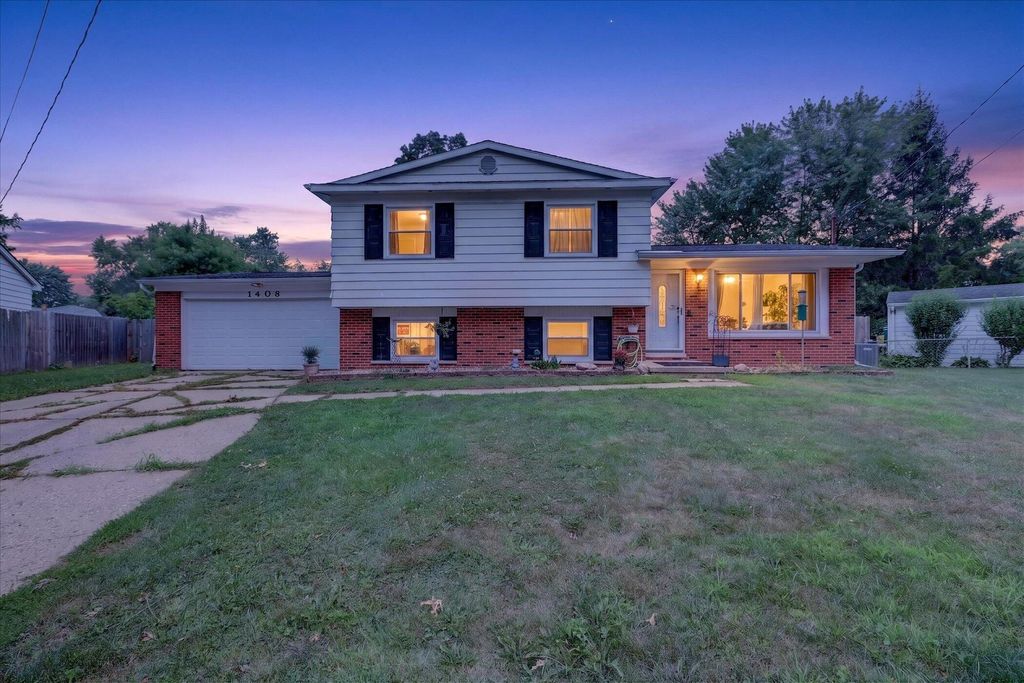 1408 Regina Avenue, Portage city