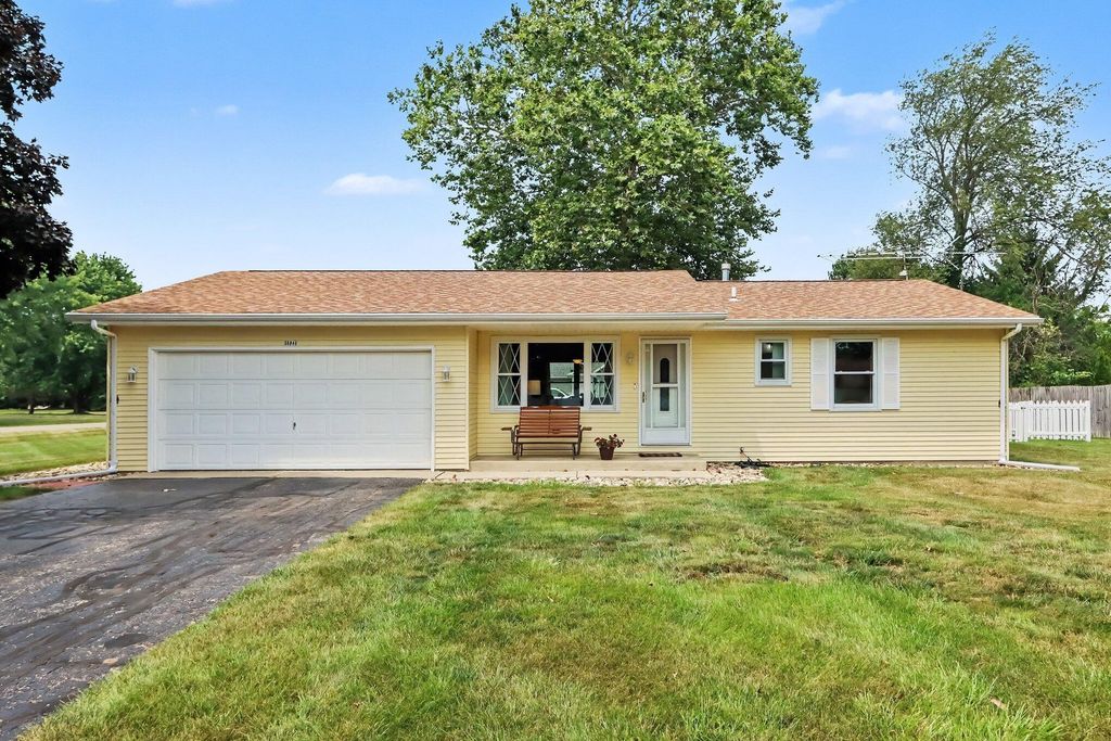56848 Bow Drive, Lockport township