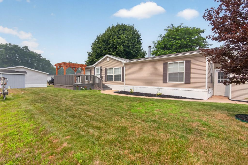 5688 Hawthorn Street Unit: 109, Texas charter township