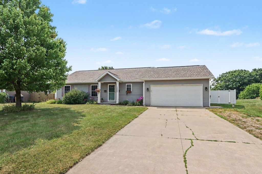 7666 Stermer Drive, Pavilion township