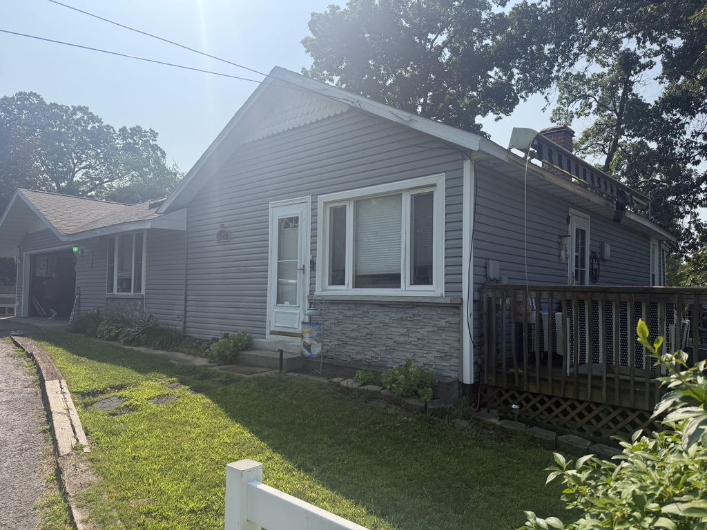 66233 Lakeshore Drive, Keeler township