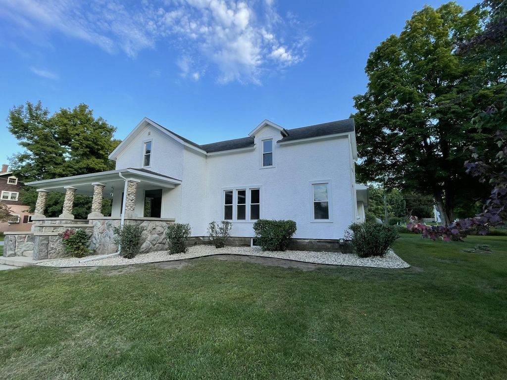 24195 Third Avenue, Mattawan village