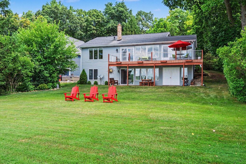 10441 S Avenue, Texas charter township