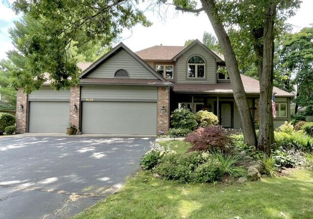 5243 Saddle Club Drive, Texas charter township
