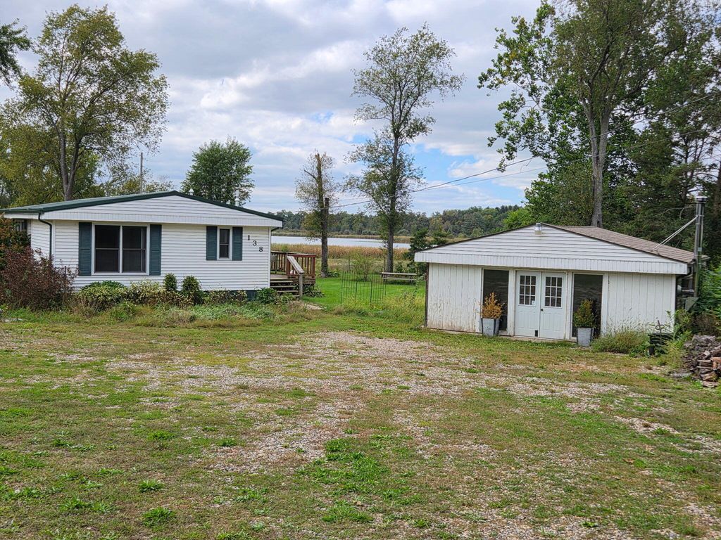 138 S Snow Prairie Road, Coldwater