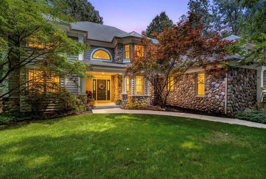 6418 Whitney Woods, Richland township