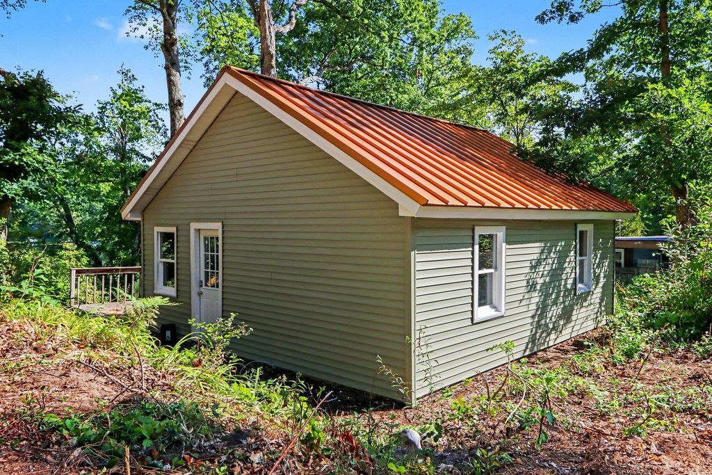 5980 Mckibben Road, Orangeville township