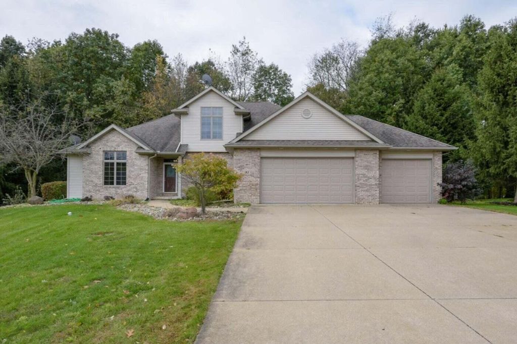 91 Country Hills, Marshall township