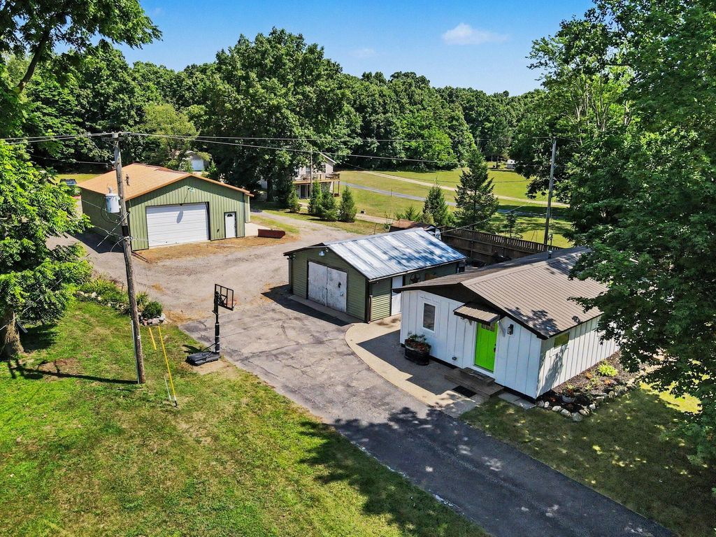 25490 Front Street, Mattawan