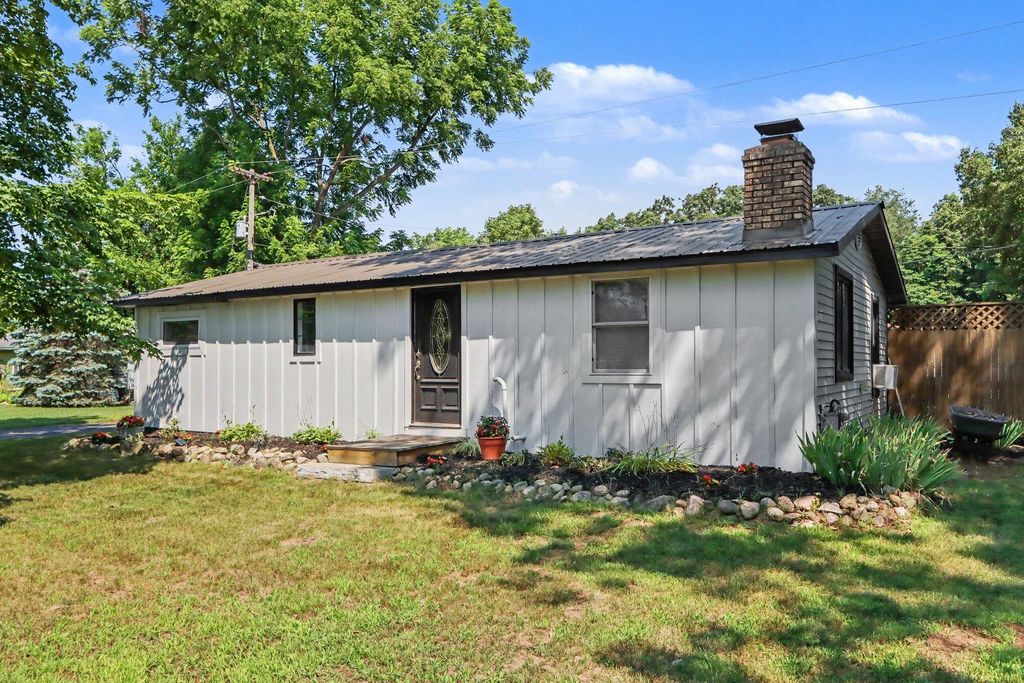 25490 Front Street, Antwerp township