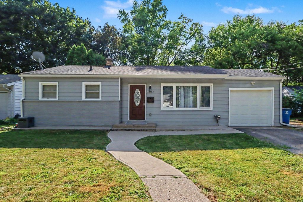 1323 Coolidge Avenue, Kalamazoo charter township