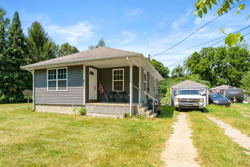 5147 Beverly Avenue, Cooper charter township