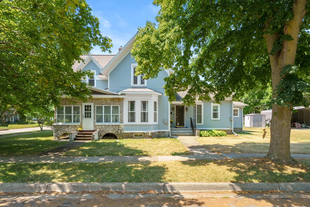 120 Hicks Avenue, Plainwell city