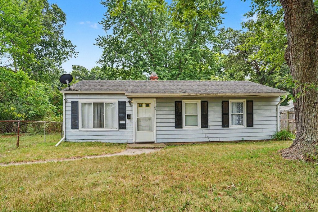 135 Saratoga Avenue, Bedford charter township