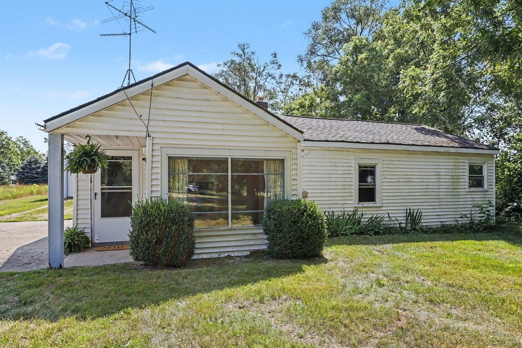 15 4th Street, Gun Plain township