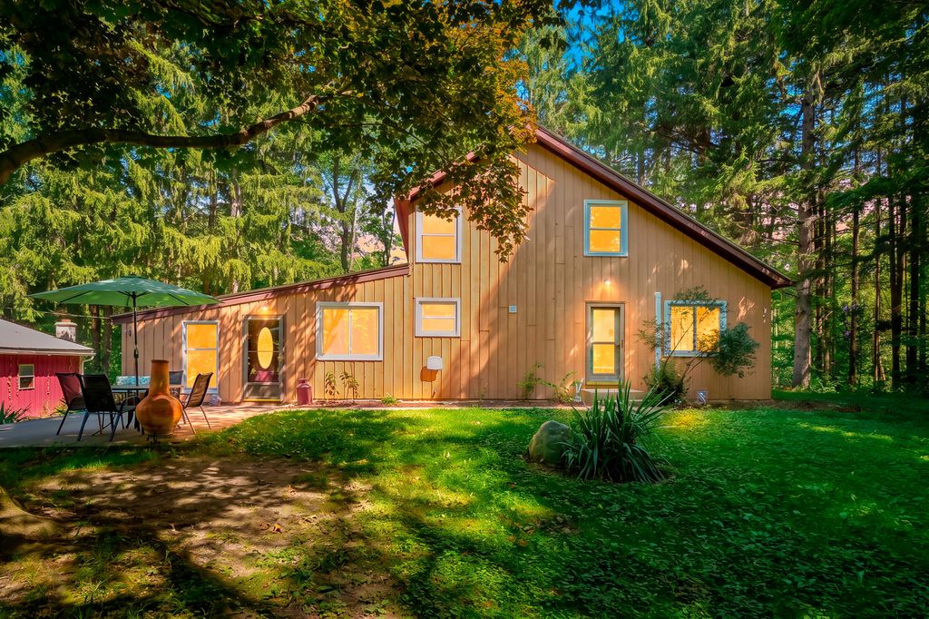 9299 W Avenue E, Brady township