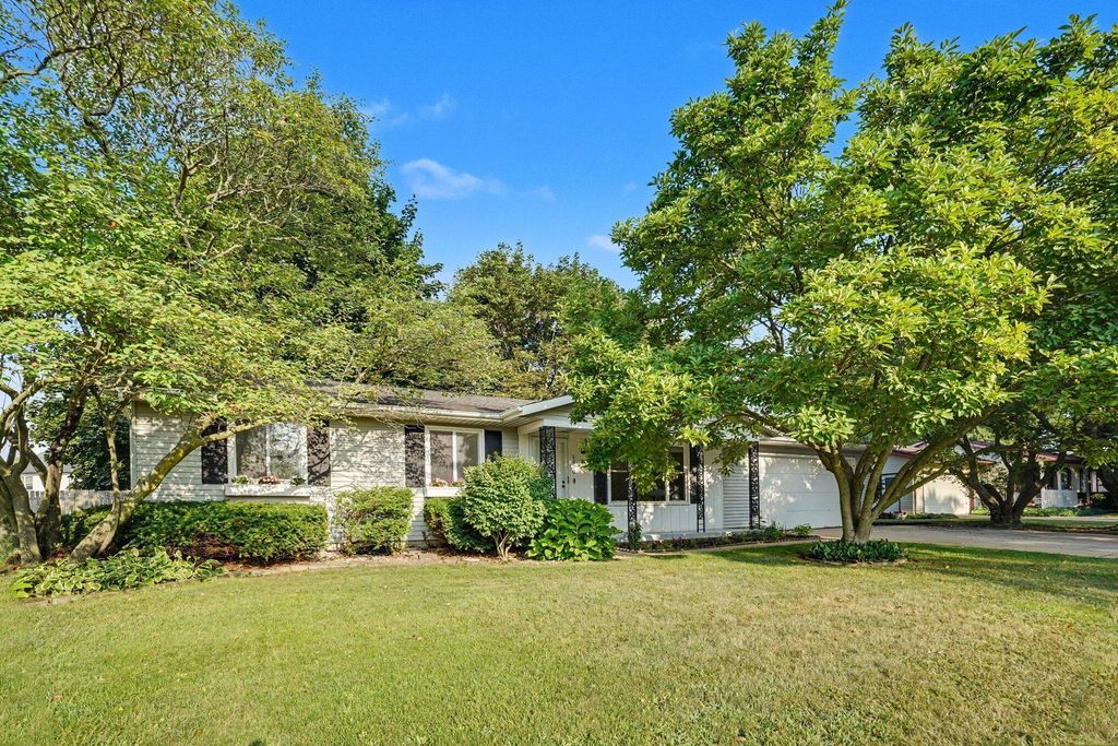 5800 Newhaven Drive, Portage city