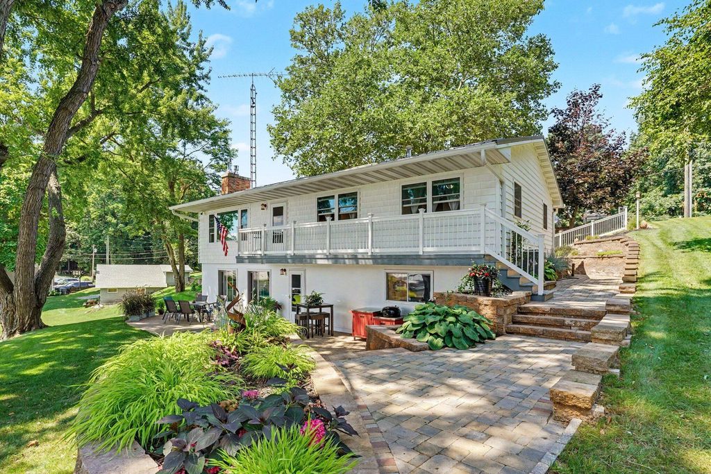 58875 Hill, Paw Paw township
