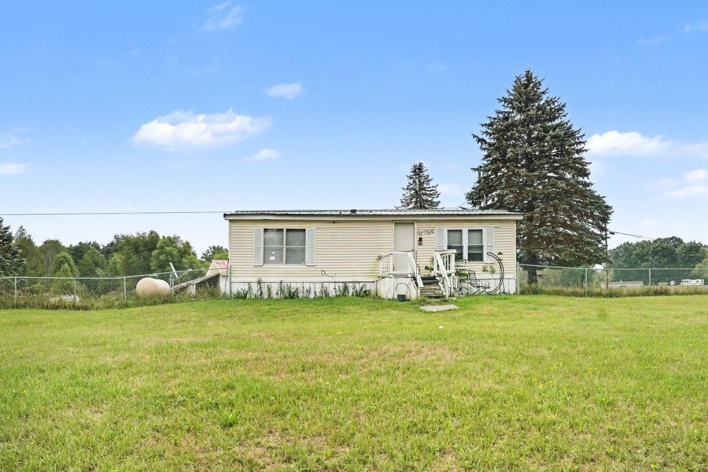 7519 Guy Road, Maple Grove township