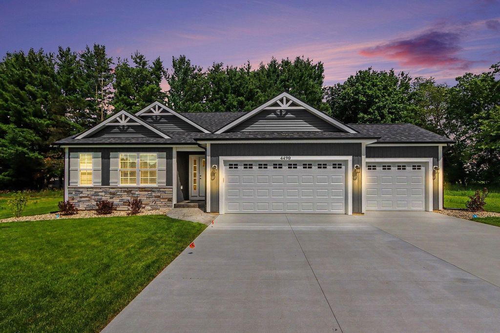 4490 Wesley Circle, Comstock charter township