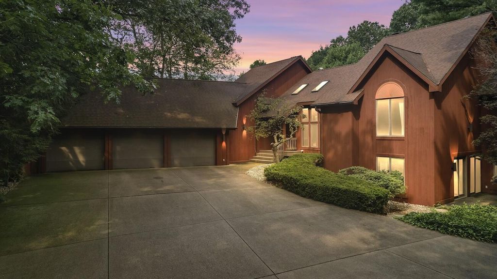 4282 Squire Heath Lane, Portage city