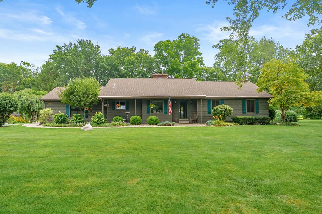 43501 Duane Lane, Paw Paw township