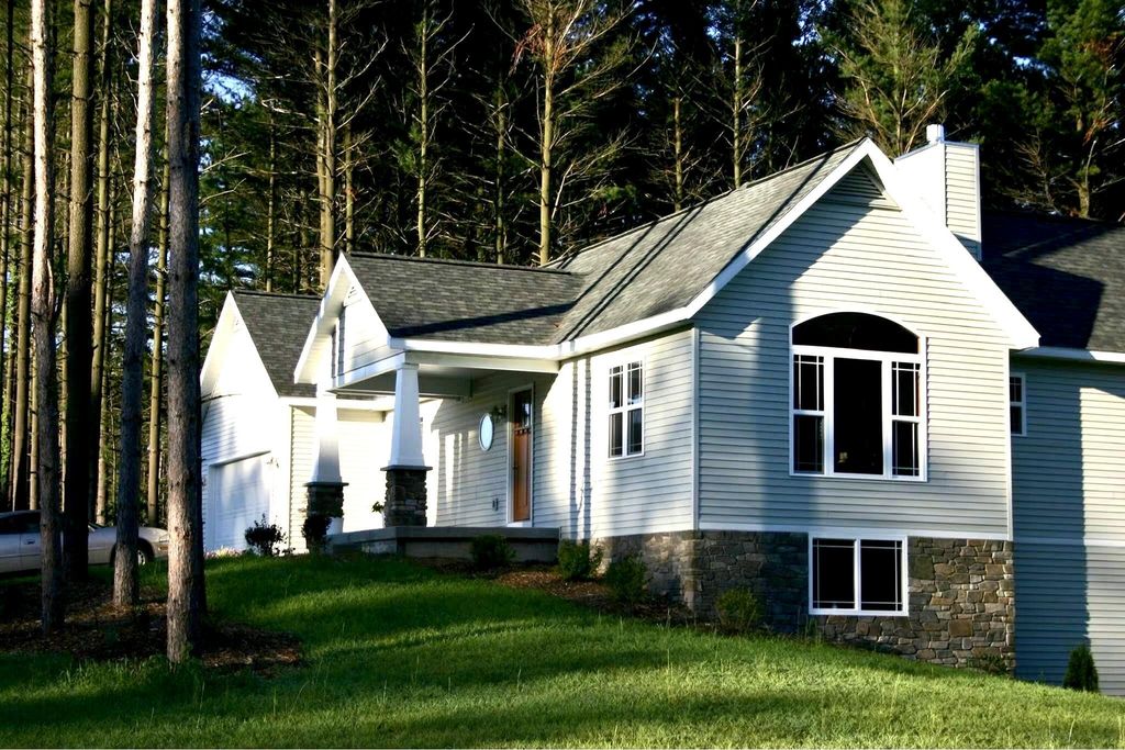 1921 Pineridge, Rutland charter township