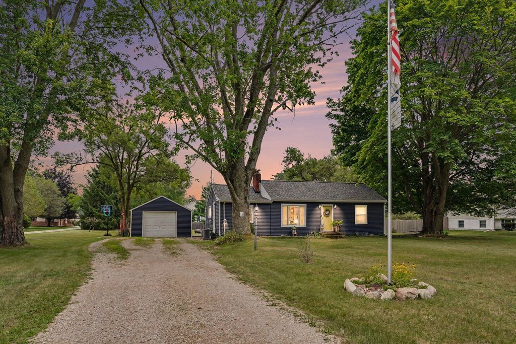 929 Bacon Avenue, Portage city