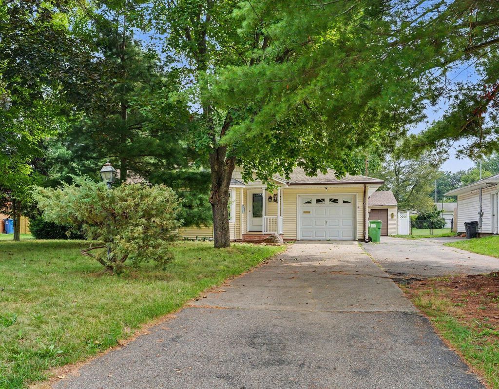 249 S 20th Street S, Battle Creek city