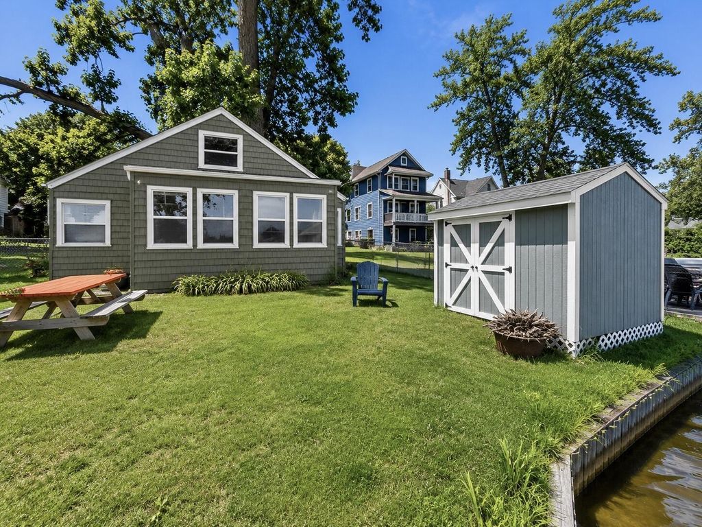 1914 Forest Drive, Portage city