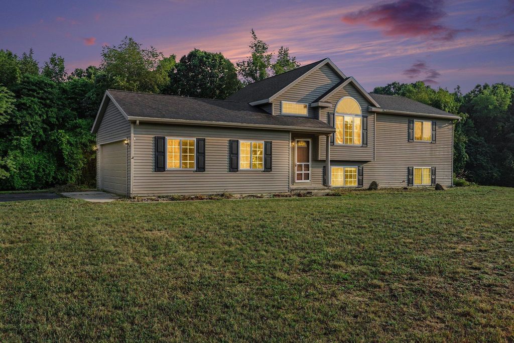 25740 Chaty Lane, Pine Grove township