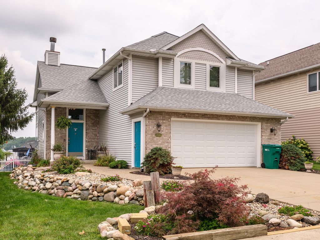 1821 Lakeview Drive, Portage city