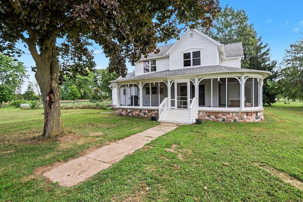 27445 H Drive S, Albion township