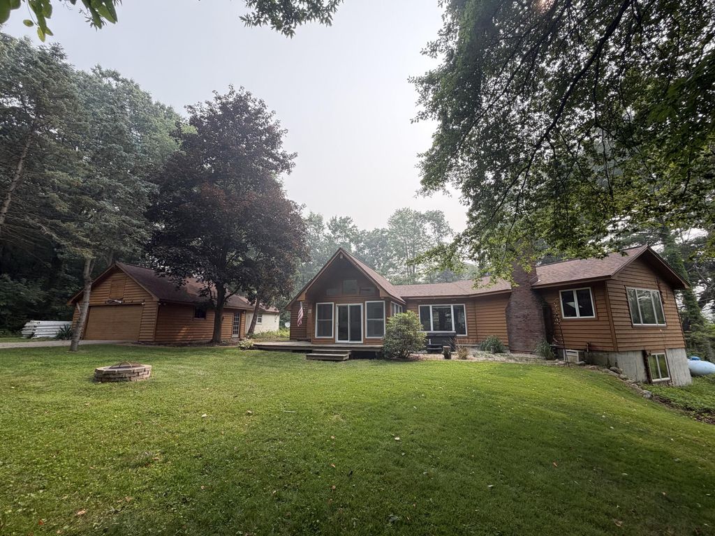 8621 Shirley Court, Portage city