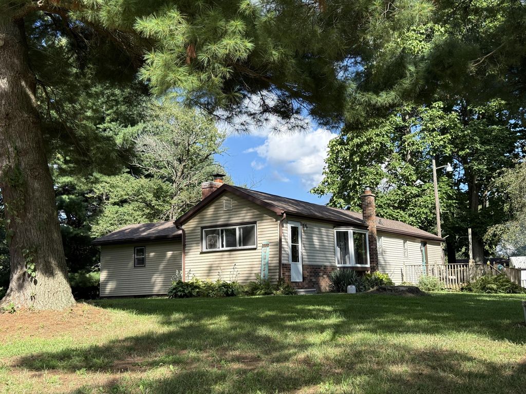 11826 9 1/2 Mile Road, Newton township